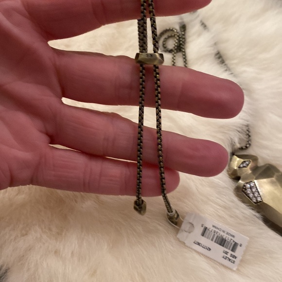 Kendra Scott Staley Arrowhead necklace- great for Kansas City Chiefs fans! - Picture 5 of 6